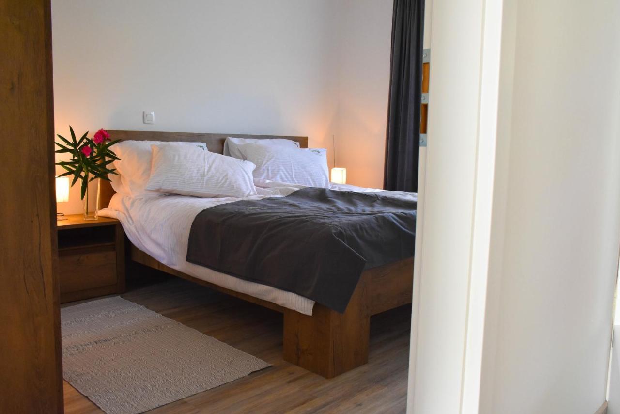 Apartma Med Oljkami - Portorož Exteriör bild